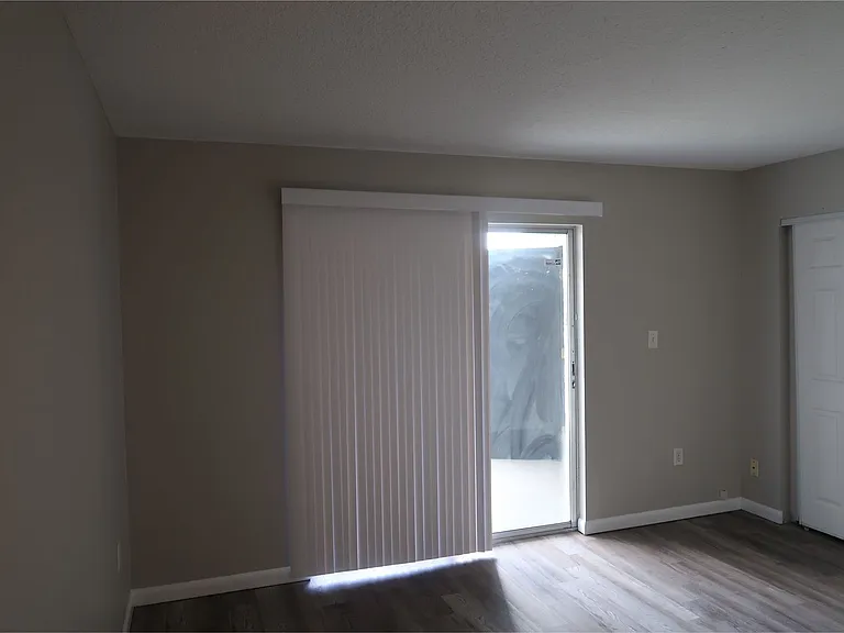 Janie B Apartments — Photo 12