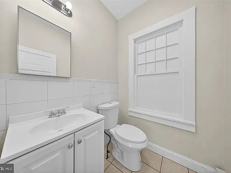 615 W 13th St — Photo 5