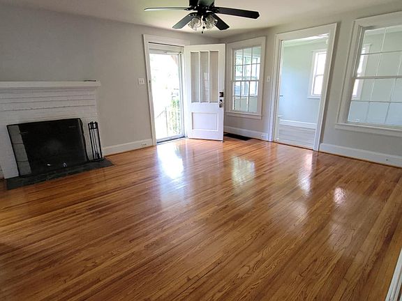 15x16 living room with fireplace