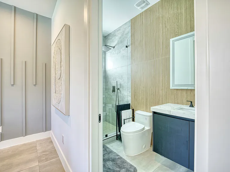 2613 Center Ave — Photo 14