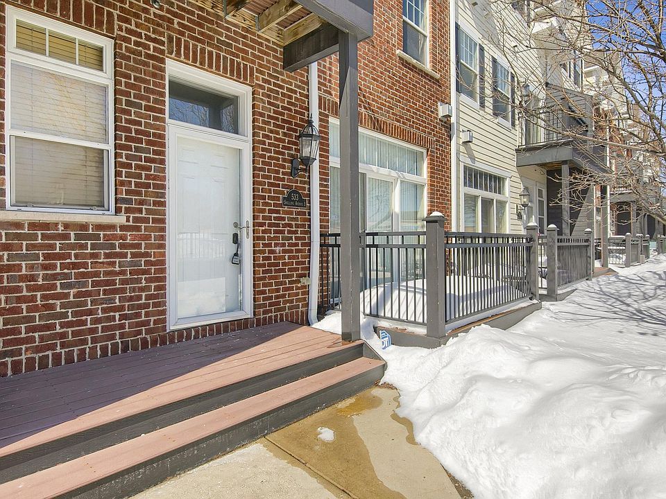 1st image of 533 Snelling Ave S #3