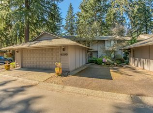 4295 Woodside Cir, Lake Oswego, OR 97035