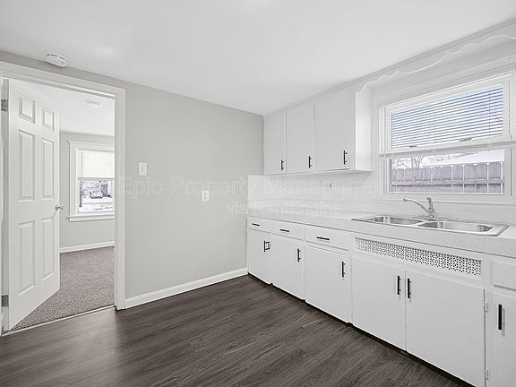 4th image of 21930 Elroy Ave