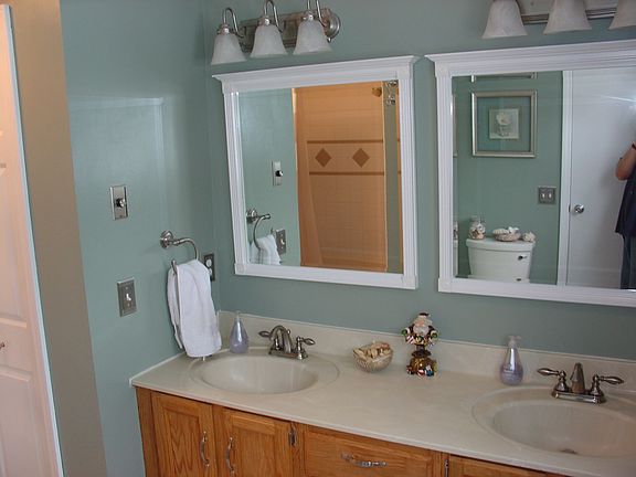 Upstairs bath attached to master bedroom
