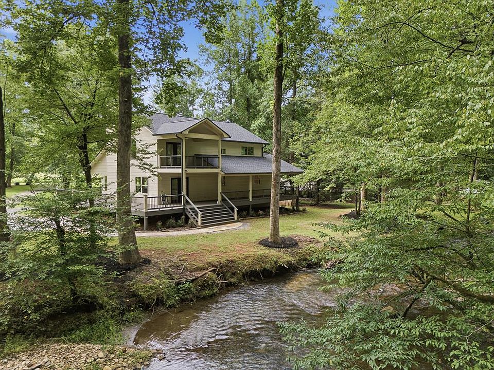 1st image of 124 Mountain Meadows Dr