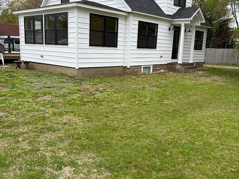 226 Gillette Ave — Photo 4