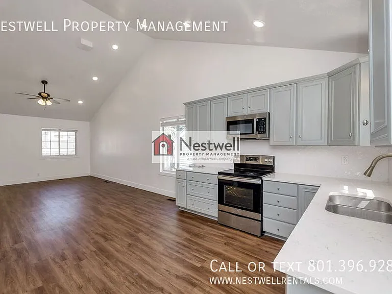 3131 Applewood Dr — Photo 4