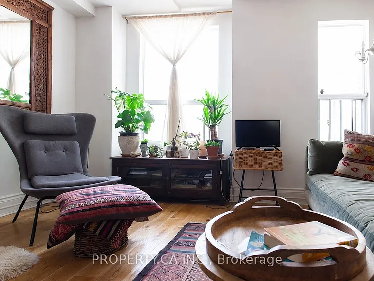 13 Hook Ave #UPPER — Photo 3