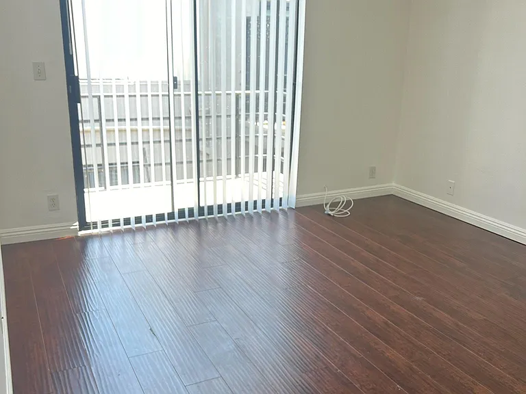 2121 Beloit Ave #312 — Photo 23