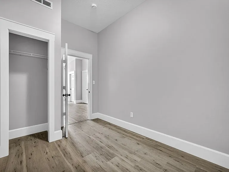 318 S Locust St #318-1 — Photo 7