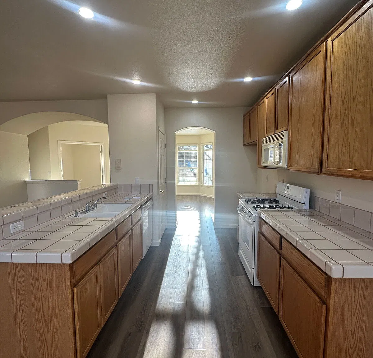 2 bed, 2.0 bath, 1553 sqft, $2,500 — Photo 2