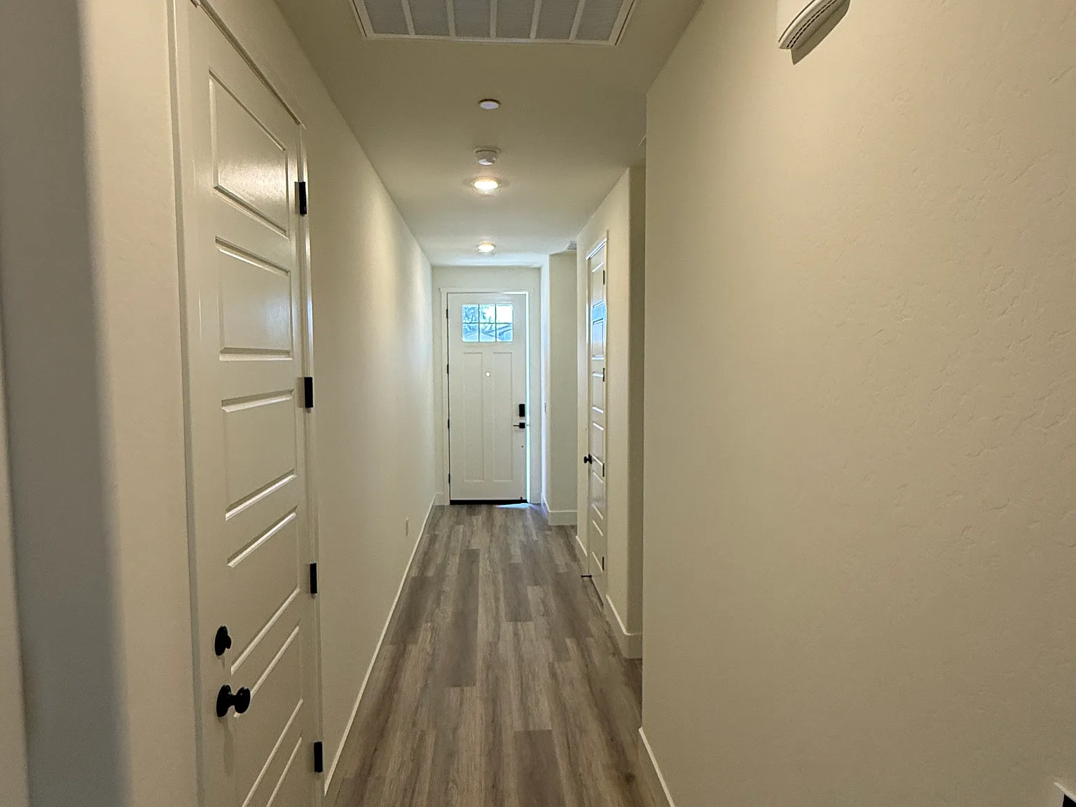 4 bed, 1842 sqft, $2,600 — Photo 2
