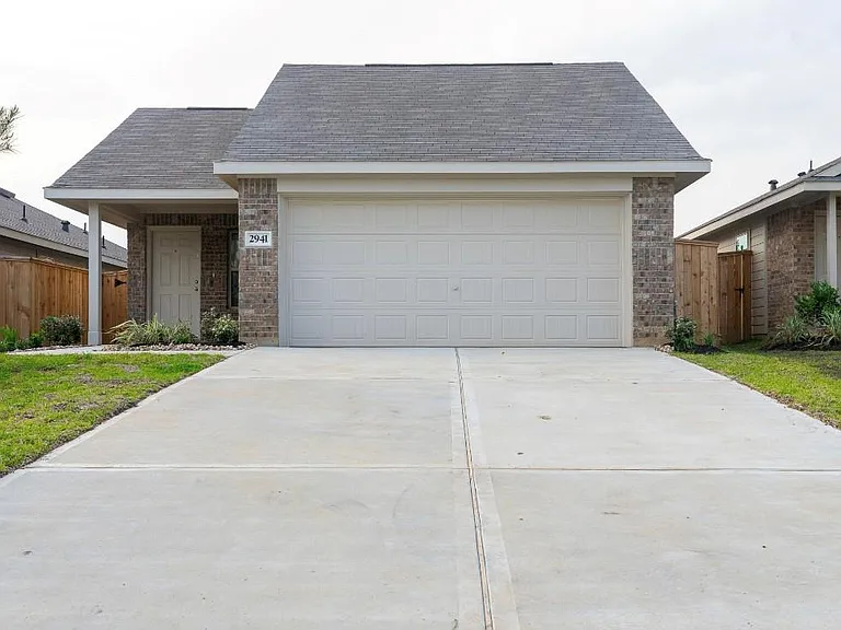 2802 Via Augusta Dr — Photo 1