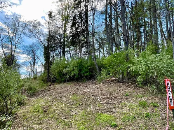 Lakeside Dr, Charlottesville, VA 22901
