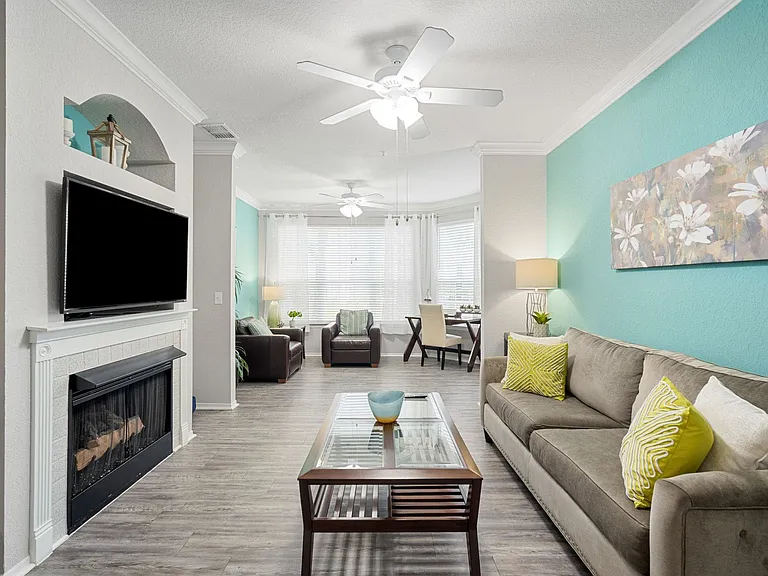 The Grand Reserve at Tampa Palms Apartments — Photo 17