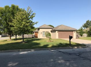 200 Ee Kirby Rd, Grain Valley, MO 64029