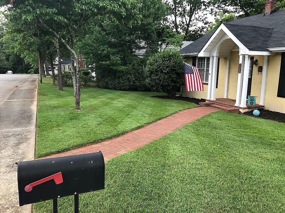 2nd image of 250 Boulevard Rd
