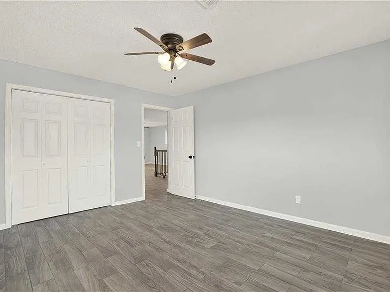 5 Greenbriar Ave — Photo 21