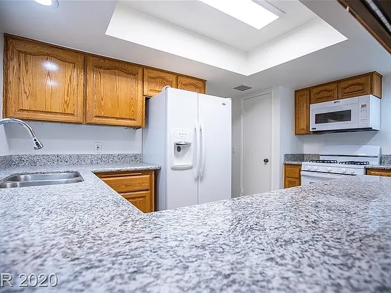 1125 Vegas Valley Dr — Photo 11