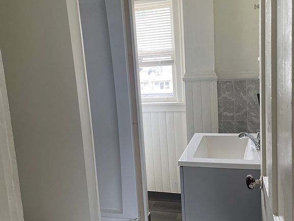 3rd image of 227 Stowe St #2UPPER
