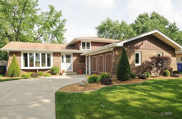 1st image of 8739 Willow Dr