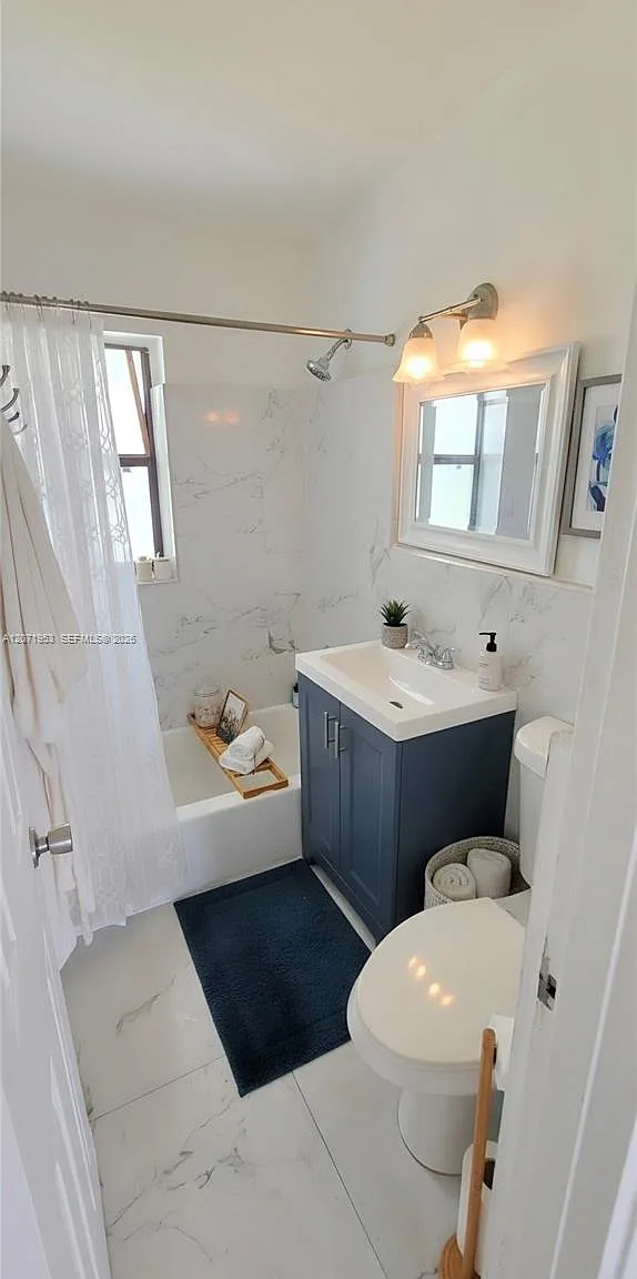 3 bed, 1.0 bath, $2,900 — Photo 1
