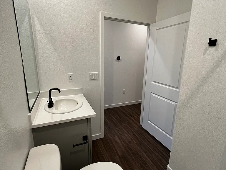 8133 Bodway Pkwy — Photo 15