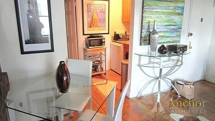 Rented by Anchor Associates | media 28