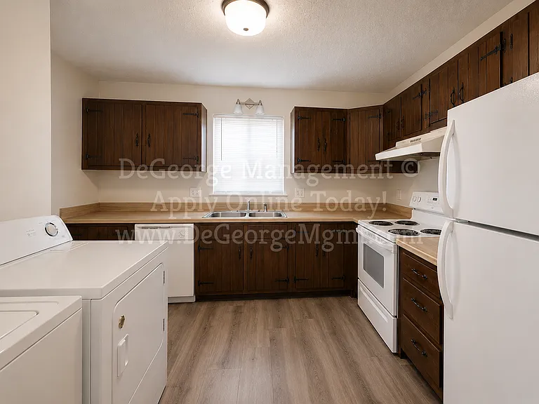 411 Madison St — Photo 14