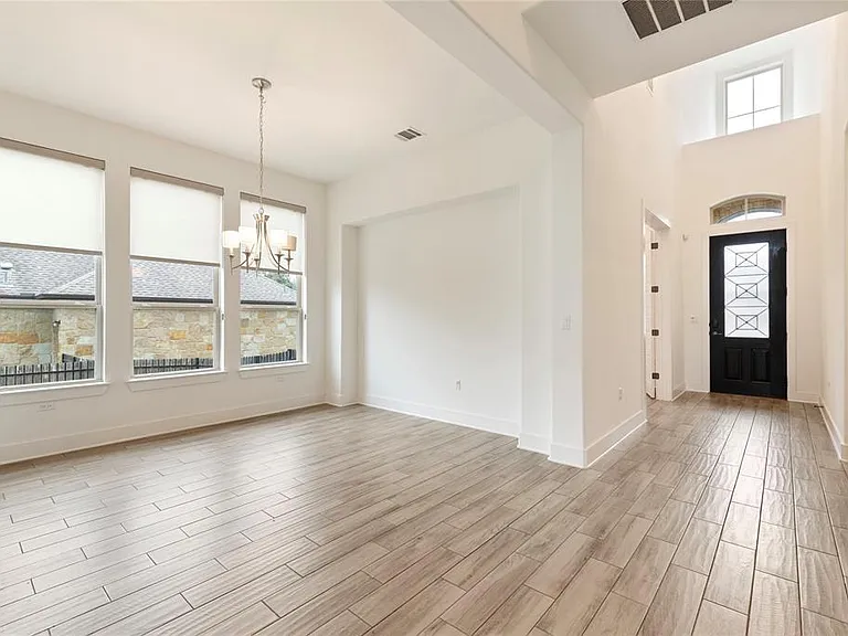 12905 Padua Dr — Photo 3