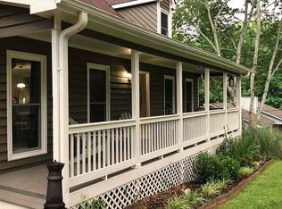 6295 Oak Leaf Dr, Flowery Branch, GA 30542