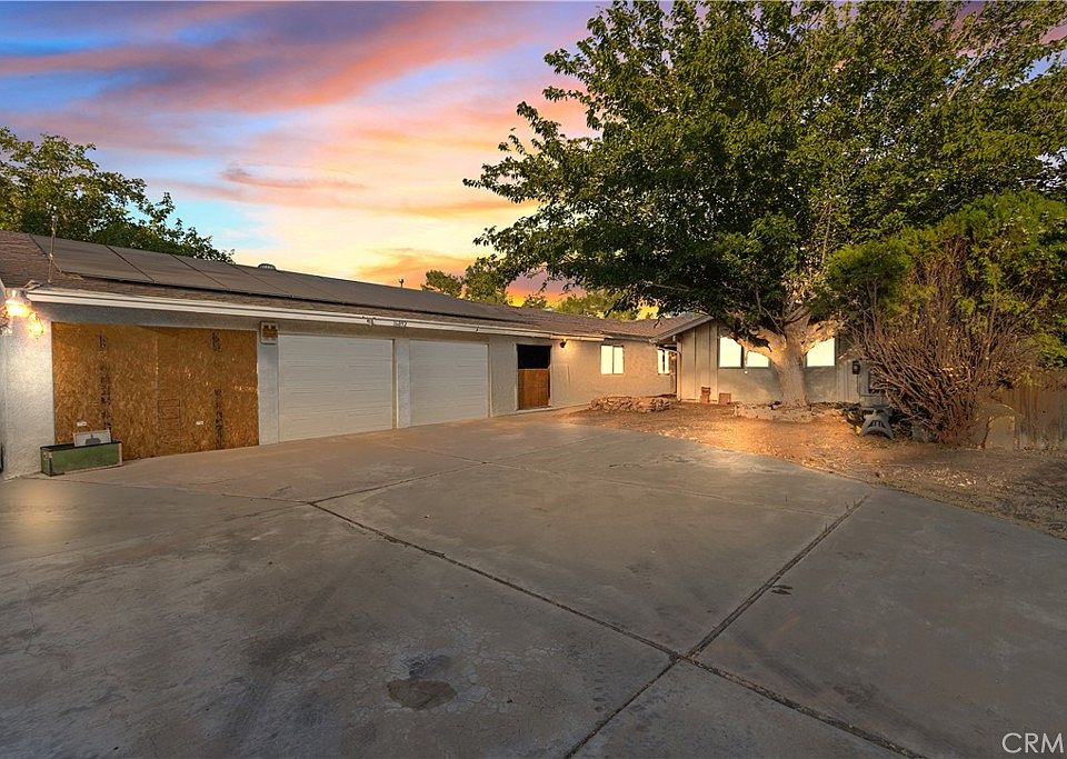 1st image of 16092 Lakewood Pl
