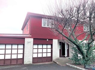 54 Anderson Ave, Englewood Cliffs, NJ 07632