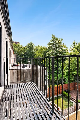 Rented by Compass | media 20