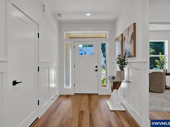 5th image of 2125 NE Spitz Rd