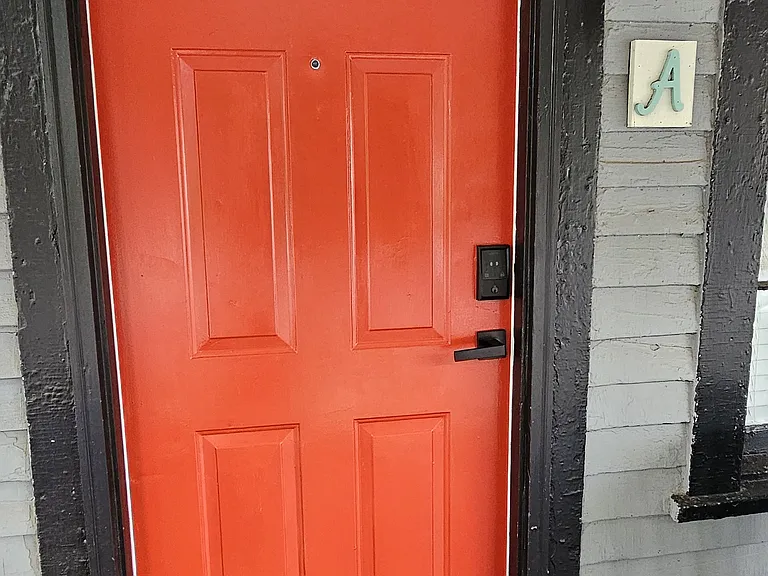 607 Gaskill St SE #A — Photo 2