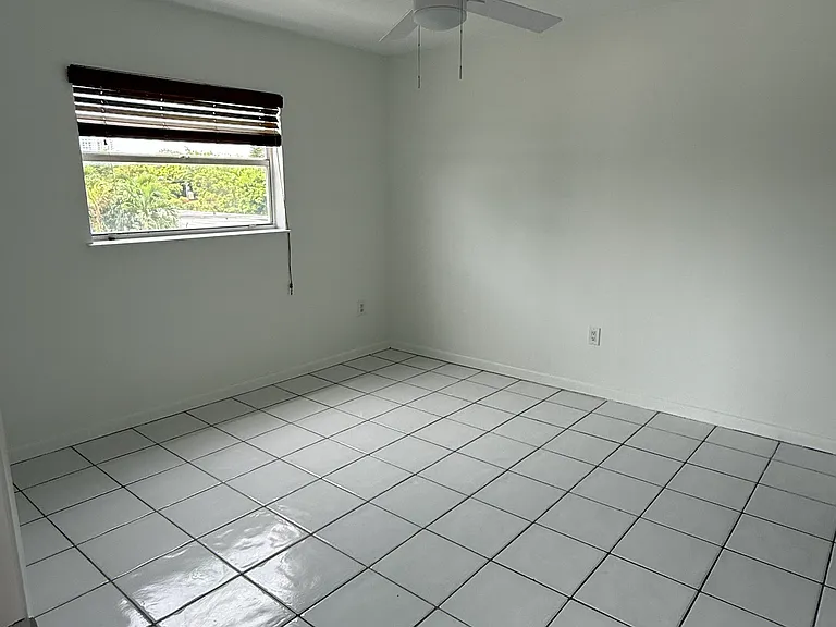 3052 SW 27th Ave #404 — Photo 10