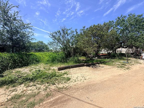 2nd image of 201 E Avenue H LOT 1876-