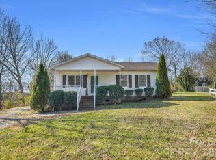 206 Ross Ct, Belmont, NC
