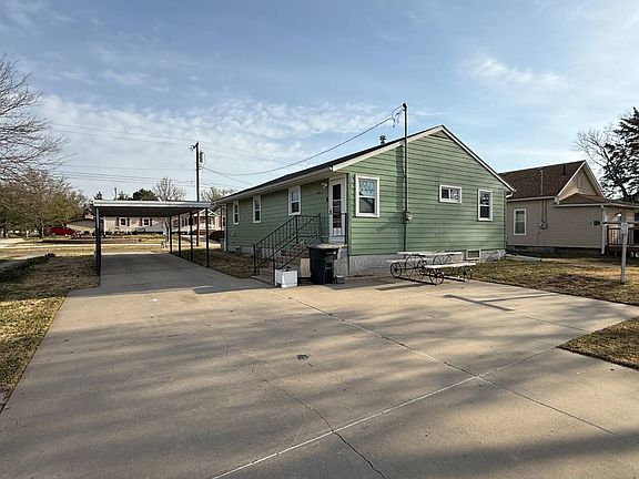 5th image of 821 W Main St