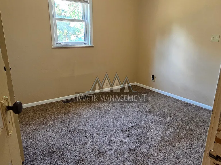16 9th Ave NE #1 — Photo 44