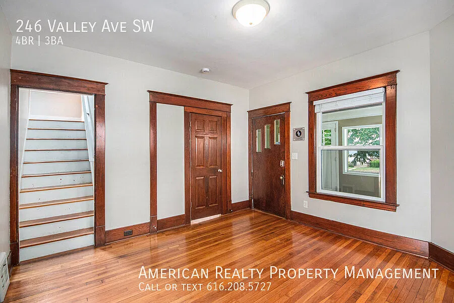 4 bed, 2.5 bath, 1675 sqft, $2,650 — Photo 2