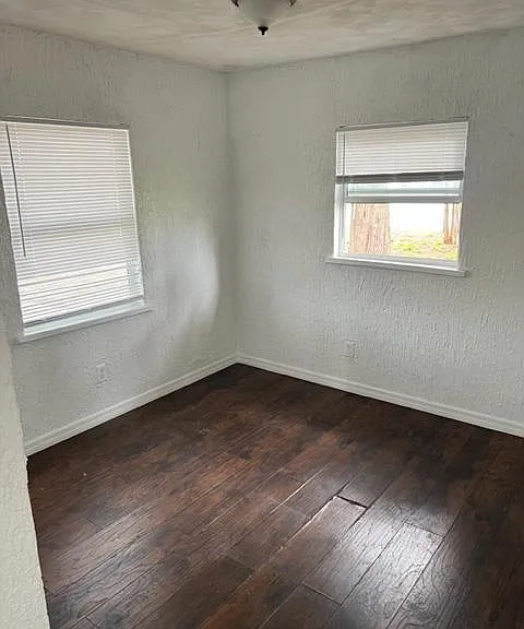 945 S Woodrow Ave — Photo 8
