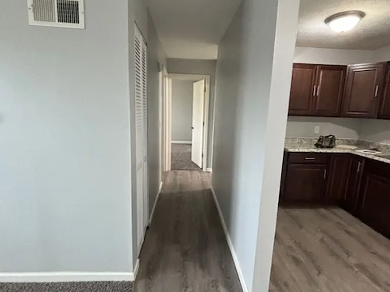 608 N Woodland Dr — Photo 7