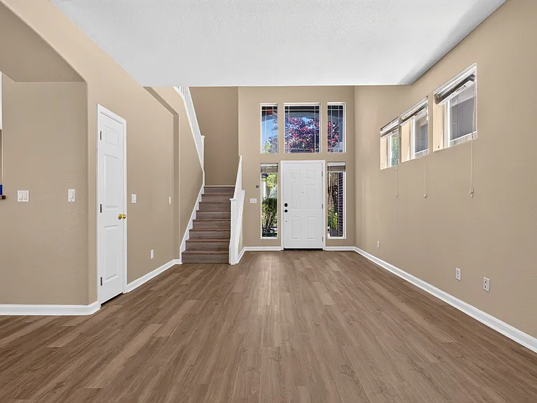 5230 Bay St — Photo 7