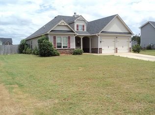 8 Memorial Dr, Fort Mitchell, AL
