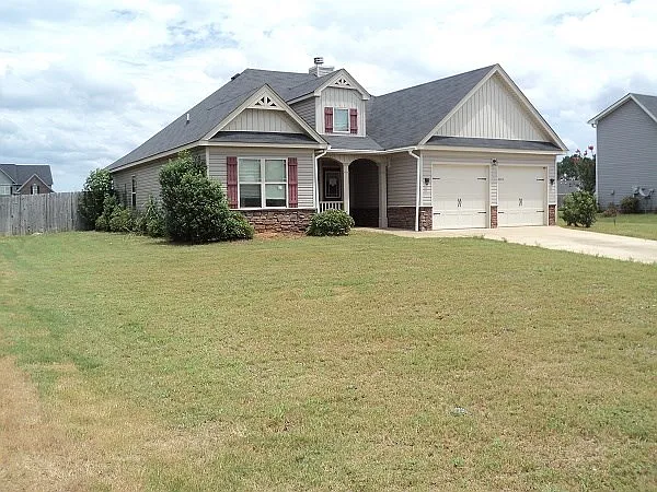 8 Memorial Dr photo 1