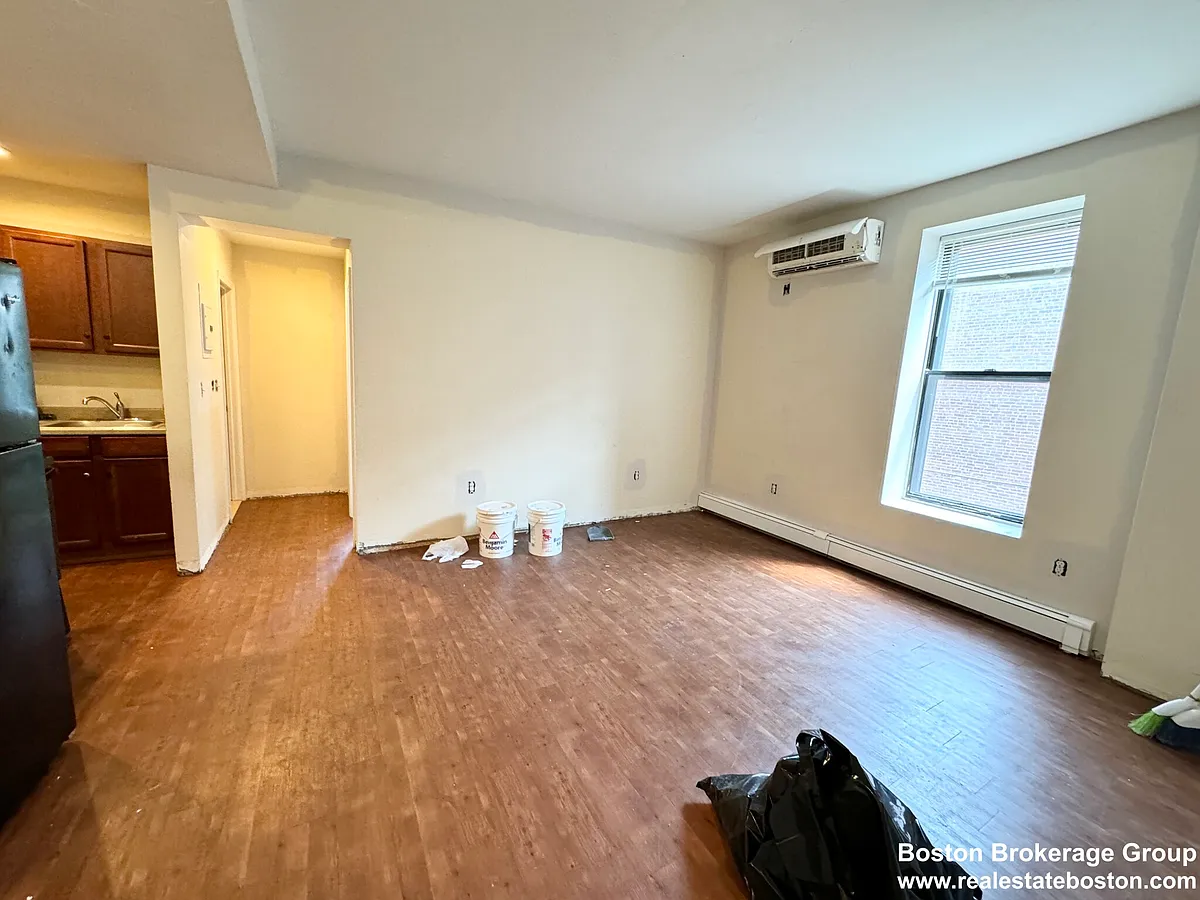 Building Photo - 13 Ruggles St #2