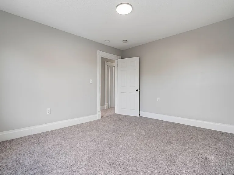 865 E 11th Ave — Photo 12