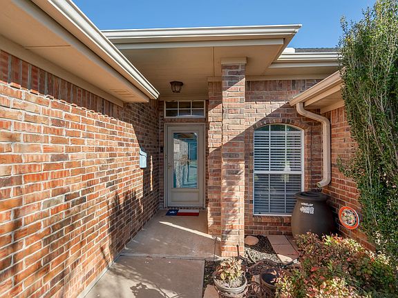 5th image of 6032 Laci Ln